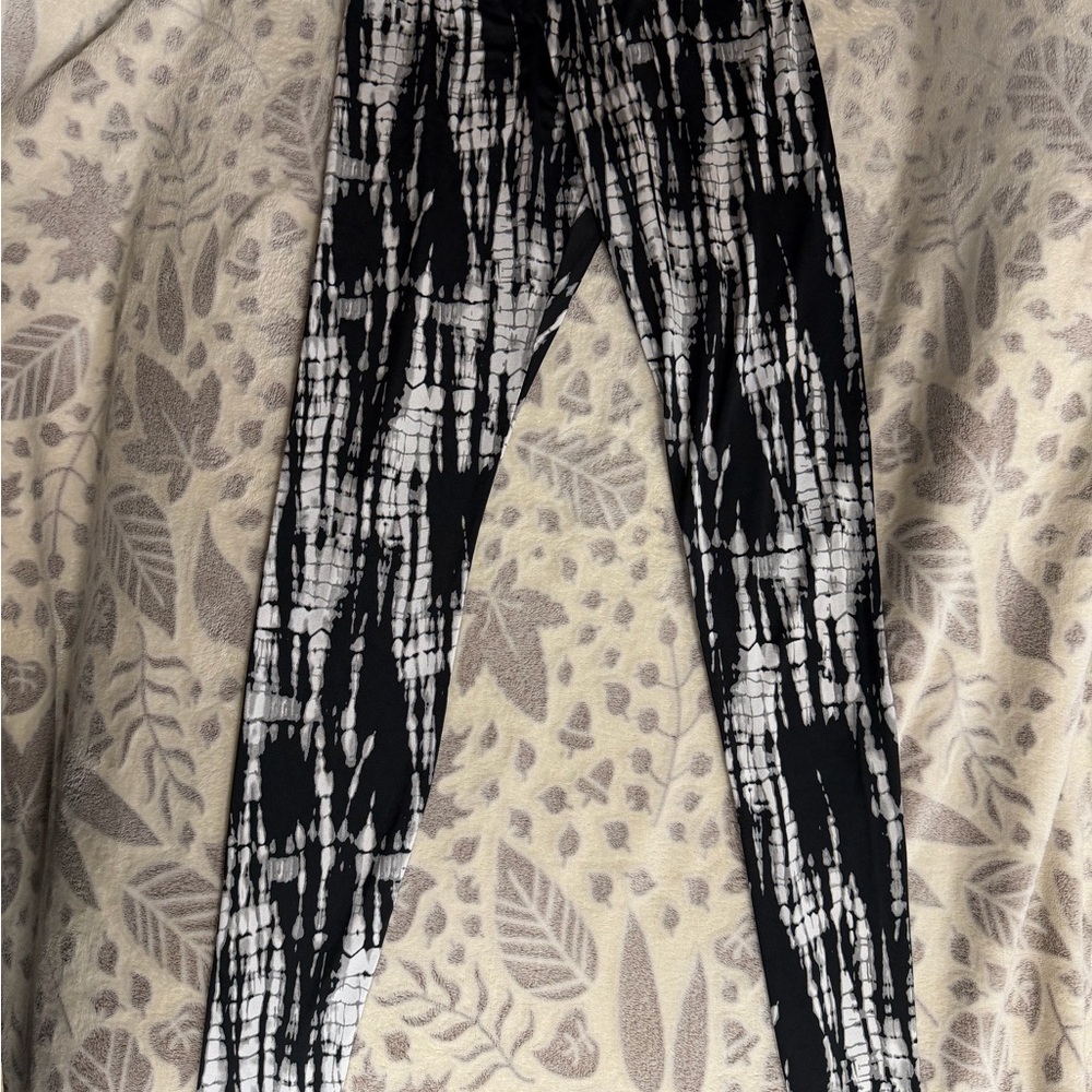 Armani Exchange Monochrome Patterned Leggings - image 1